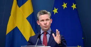 যুক্তরাষ্ট্রের সামরিক সহায়তার ওপর নির্ভরতা কমাতে বললো সুইডেন